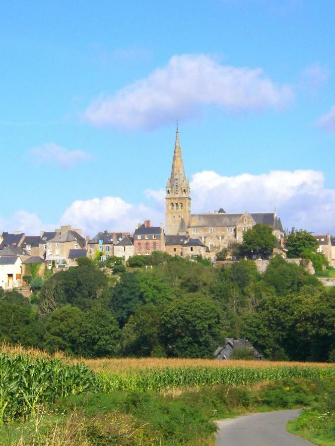 Le Tilleul Bécherel Exterior photo